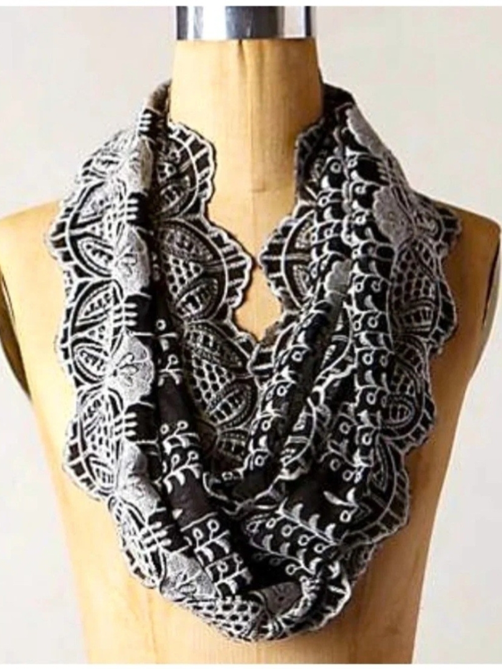 Cato Black & White Scalloped Infinity Scarf -